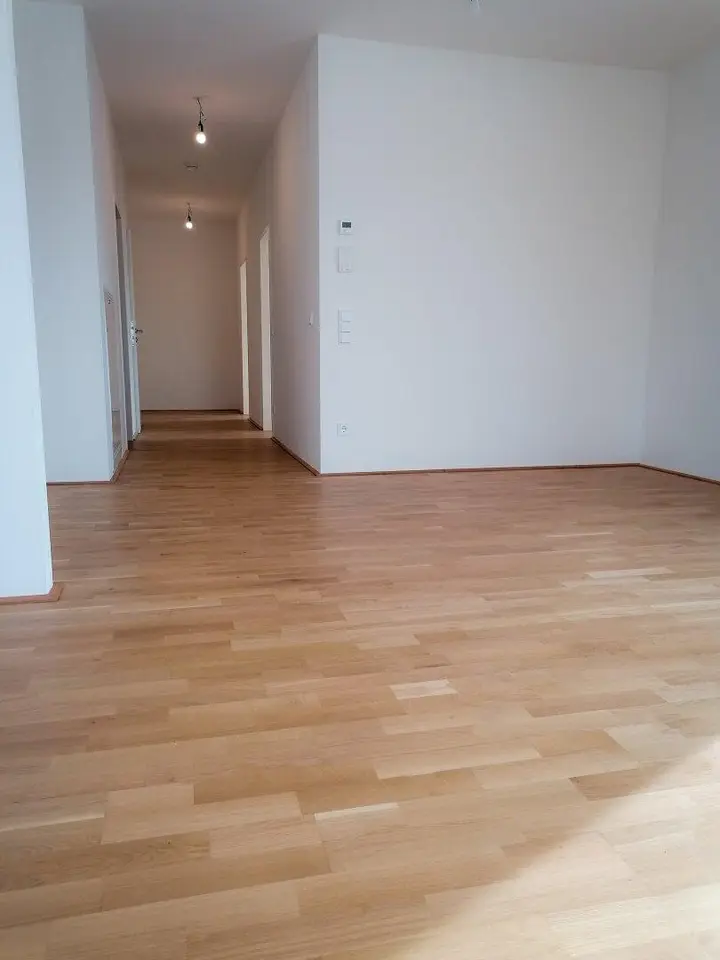 Top 15 - Blick in Richtung Eingangsbereich