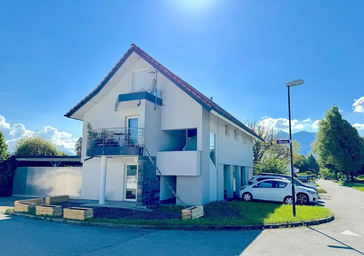 Nebenhaus mit 3 Apartments
