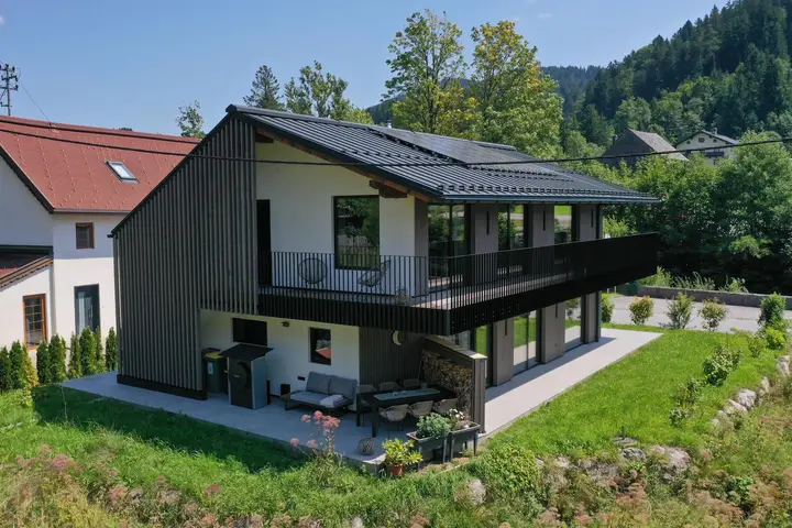 Haus_Luftbild_Rückseite