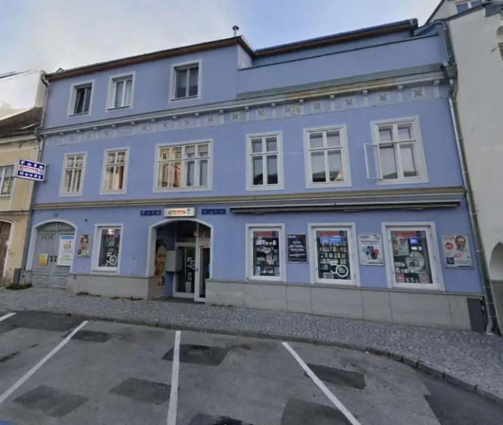 2023-09-22 187 Fassade Hartlauer.jpg