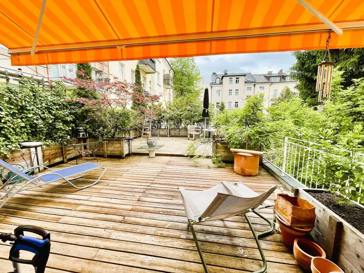 Terrasse mit fast 74 (!) m²