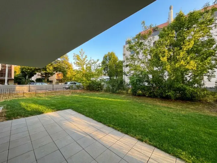 Knapp 230m² eigener Garten mit Terrasse!