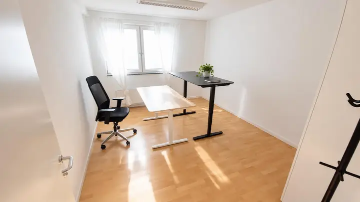 Büro 2 – digital bearbeitete Ansicht ohne Arbeitsgeräte
