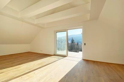 ERSTBEZUG | Exklusive Penthouse-Wohnung | 4 Zimmer | Balkon | Einbauküche | inkl. 2 Stellplätze | Hauptstraße