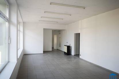 Neu renovierte Büro-/ Geschäfts-/ Schulungsflächen mit Innenhof-Nutzung
