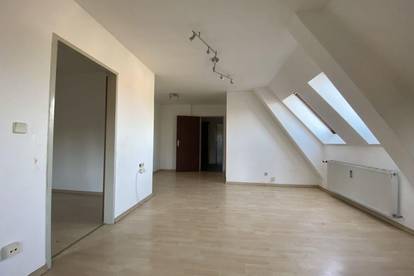 Schöne 2-Zimmer-Wohnung mit extra Küche im beliebten Grazer Bezirk Liebenau
