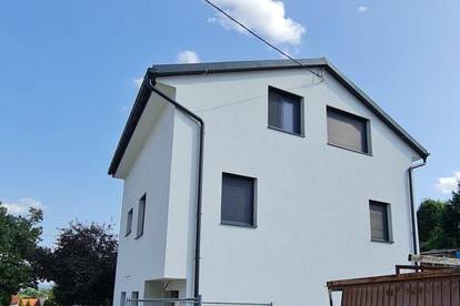 6-Zimmer Einfamilienhaus gekuppelt - "Nahe Gänserndorf" 180m² Wohnfläche