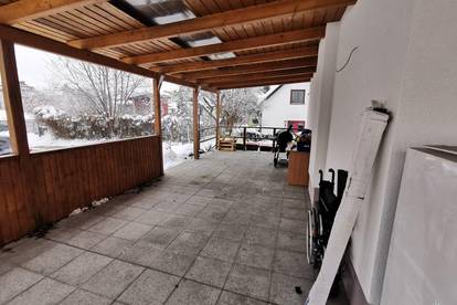Deine Chance - komplett modernisierte, geräumige Wohnung mit Terrasse und Wintergarten. Miete.