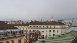 4 Zimmer Dachgeschoßwohnung im Opernringgebäude