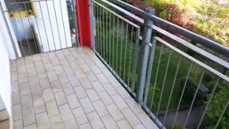 Ruhiger 2 ZIMMER-NEUBAU + sonniger Süd-Balkon + extra Küche möbliert + Lift + TG + nähe TU-Inffeld!