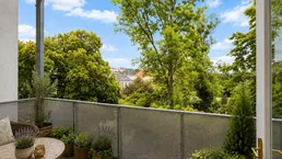 Edle Altbauwohnung mit Balkon in ruhiger Seitengasse – klassischer Charme, moderner Komfort
