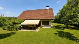 Wohnen, wo andere Urlaub machen! Charmantes Ziegelmassivhaus in erhöhter Lage an der Gamlitzer Weinstraße!