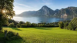 13 ha landwirtschaftliche Flächen mit kleinem Wald im Bezirk GMUNDEN - sehr schöne seenahe Lage!