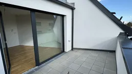 3-Zimmer Dachgeschoßwohnung mit Terrasse im Grünen