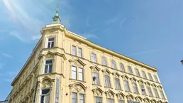 SANIERUNGSSCHNÄPPCHEN: Gemütliche Wohnung mit sehr guter Anbindung (Balkonanbau möglich)