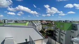 Traumwohnung mit Teichblick! Moderne 2-Zimmer-Maisonette-Wohnung mit 3 Terrassen und TG-Stellplatz