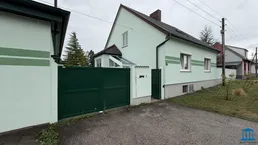 Gepflegtes Wohnhaus mit Nebengebäude inkl. Garage - Wohnrecht vorhanden (ca. 90 J.)!