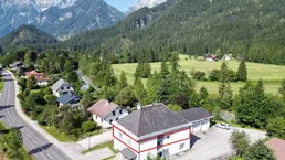 großzügige Wohnung in Ortsnähe