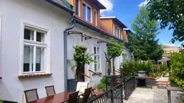 Ländliche Eleganz neu interpretiert – Streckhof mit zwei Wohneinheiten, Arkadenflair &amp; Pooloase!