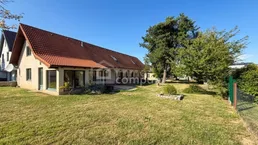 Zwei Einfamilienhäuser auf 2.172 m² Baugrund – vielseitiges Wohnen nahe Bratislava