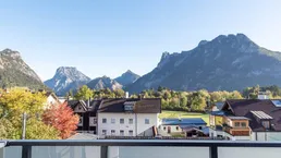 Über den Dächern von Ebensee: Neuwertige Traumwohnung mit Bergblick