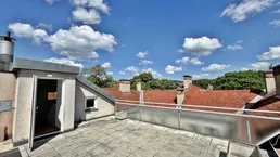 Dachgeschoßwohnung in Jungendstilhaus - ZENTRALE COTTAGELAGE