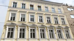 Exklusiver Erstbezug im Stilaltbau mit großzügiger Terrasse!