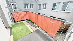 BALKONTRAUM | TOPLAGE NÄHE DONAUZENTRUM | HELLE SINGLE-WOHNUNG | U-BAHN-NÄHE
