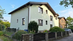 Zweifamilienhaus in ruhiger Siedlungslage von Wieselburg – Viel Platz für Familie, Generationen oder Wohnen &amp; Arbeiten