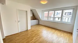Moderne DG-Wohnung mit Terrasse in ruhiger Spielstraße beim Familienplatz - Mit Einbauküche und Abstellraum! 2014/2015 erbaut!