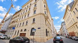 Rarität in 1040 Wien - Altbau mit Doppelgarage!