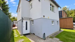 "Kleingartenhaus mit Pool"