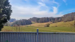 Kleiner Bungalow am Land in bester Aussichtslage, 35 km nördlich von Salzburg