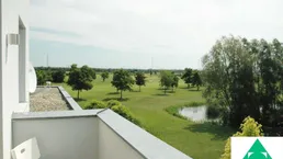 Golfplatz Süßenbrunn: Modernst möblierte Designerwohnung mit Balkon