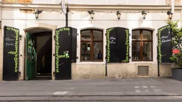 Hauben Lokal in bester Innen Stadt Lage + 100m2 Winebank Potential / Miete mit Kaufoption