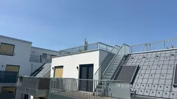 Spät-Sommer auf der großen Dachterrasse genießen - Nähe Kirchenplatz Atzgersdorf.