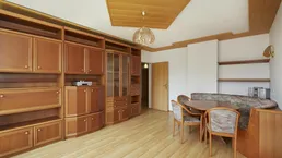 Großzügige 4-Zimmer-Wohnung mit Loggia in ruhiger Lage