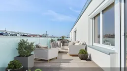 Lichtdurchflutete Dachgeschoßwohnung mit traumhafter Terrasse