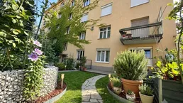 Ruhige Wohlfühloase nahe AKH (73m²): Saniert, PKW-Stellplatz, Fußbodenheizung &amp; Grüner Innenhof!