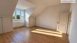 Charmante sanierte 2-Zimmer-DG-Wohnung mit Grünblick in 1210 Wien!