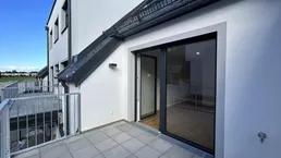 ANLEGERHIT | ERSTBEZUG mit TOP Anbindung &amp; Balkon in Hofruhelage