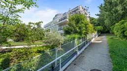 Wohntraum am Schafberg – Lichtdurchflutete Wohnung mit Loggia