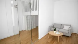 Perfekt aufgeteilte Kleinwohnung mit Innenhofbalkon im sanierten Altbauhaus in ruhiger Seitengasse – befristet vermietet bis 2029 ***