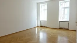 Großzügig geschnittene, hofseitig-ruhige 2-Zimmer-Altbauwohnung in Traumlage