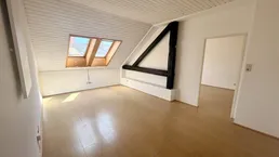 Schöne Dachgeschosswohnung mit zwei Zimmer - zu vermieten!