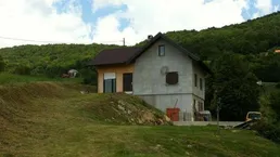 Kroatien: günstiges Haus mit großem Grundstück und Haselnuss Plantage