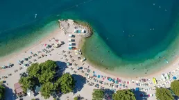 Kroatien: Villa mit Pool am Meer