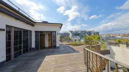 Exklusives Stadtpalais mit weitläufiger Terrasse, privatem Lift und eigenem Wellnessbereich