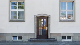 Großzügige Wohnung mit Kabinett