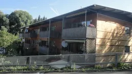 Familiengerechte Wohnung mit Balkon und PKW-Abstellplatz